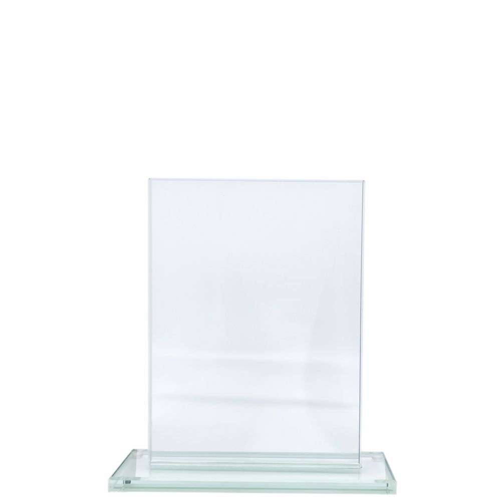 Glasplaketten Vimmerby, graveras spegelvänt på baksidan för djup