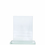 Glasplaketten Vimmerby, graveras spegelvänt på baksidan för djup