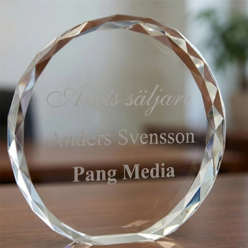 Lyxig glasplakett med gravyr