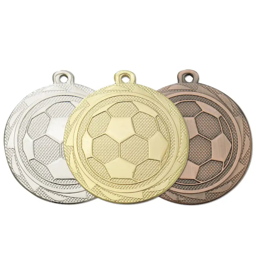 Fotbollsmedalj för avslutningen. Graveras på baksidan.