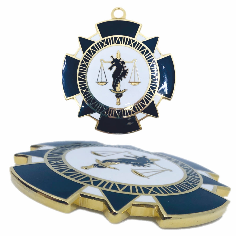 Speciadesignade medaljer med emalj.