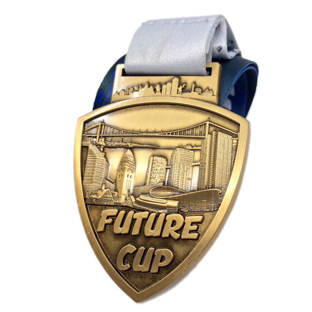 Sköldformad medalj med band - custom made