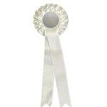 Vit prisrosett med gravyr